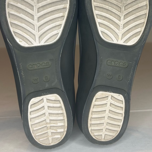 Crocs Women's Dark Grey-Green Size 8 Wide Flats - Picture 8 of 8